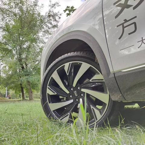 新时代焕新力作，**沉浸式**重制《最终幻想7》再燃传奇