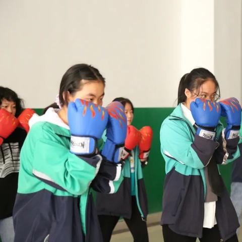 《使命召唤》新篇章，黑色行动4值不值得入手？