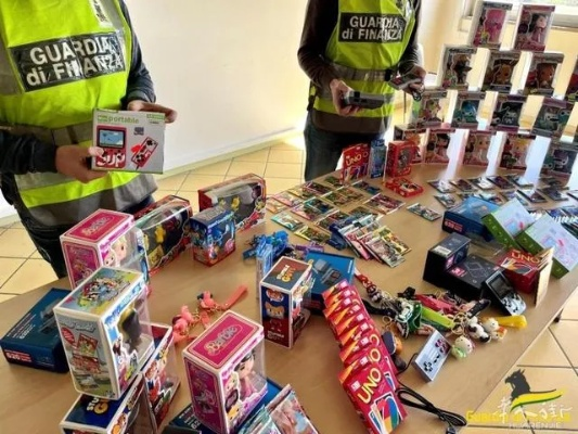 海关大动作！125台Game Boy游戏机走私案曝光，科技新宠遭截！