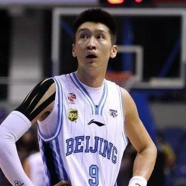 13米高空坠落奇迹生还：医生巧手拼图，30多块碎骨重获新生