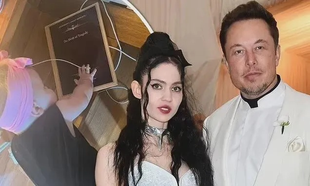 搞笑女神同框马斯克，网友二创美照新潮流