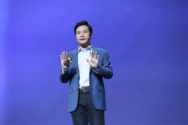 雷军谨慎言辞，辟谣成新挑战，小心驶得万年船