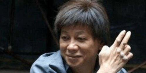 火云邪神梁小龙离世震惊网友，武侠传奇永存心间