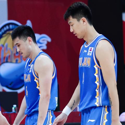 传奇归来国际版，零氪党能在海外服躺赢？独家实战玩法揭秘