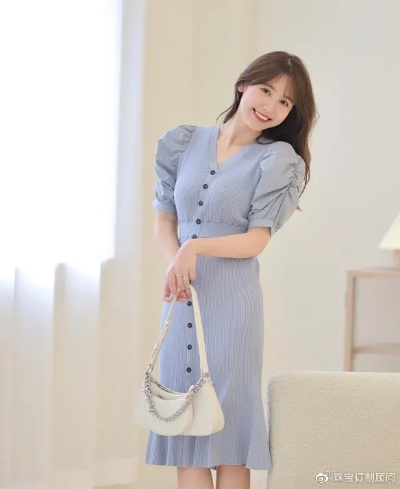 栗小莎子停工疑患癌，曾以“蓝色战袍”成名，网红转型新篇章