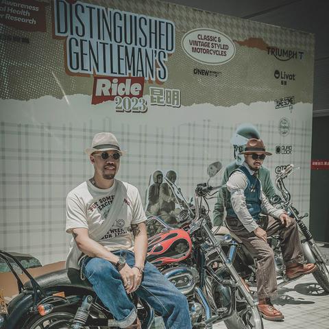 复古传奇私服，老私藏的1.76纯公益服，真能找回当年通宵爆装感？