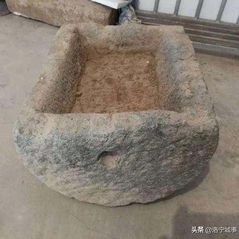 传三私服藏着哪些开荒神操作？老玩家私享的硬核通关秘籍