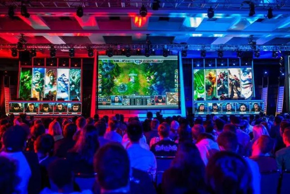 LPL热度崩塌导播恐症，LOL转战DOTA2再迎高手加盟