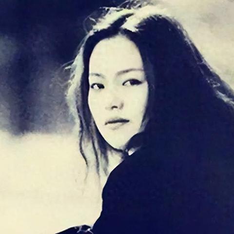 演唱会出轨门女主亲授公关秘籍，门票875美元独享智慧！