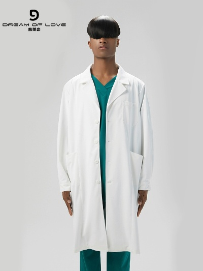 Nike实验室外套大揭秘：时尚白大褂新潮流