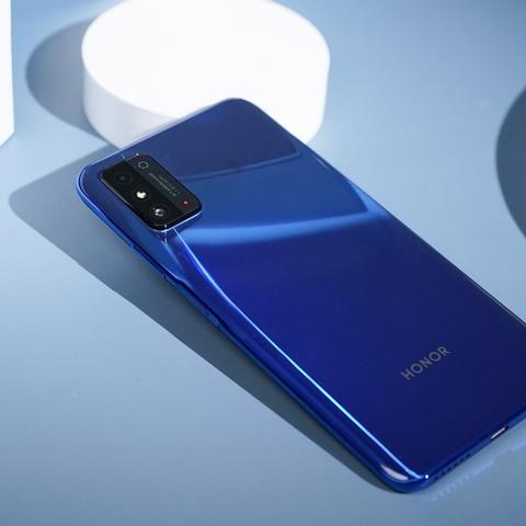 iPhone 18 Pro Max国行首曝：5000mAh巨电池续航新标杆