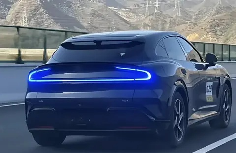 小米YU7 GT纯电SUV，黑武士外观300km/h极速，酷炫新价值！