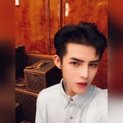 2025最新传奇世界私服怎么选？实测3款顶流服的隐藏门道