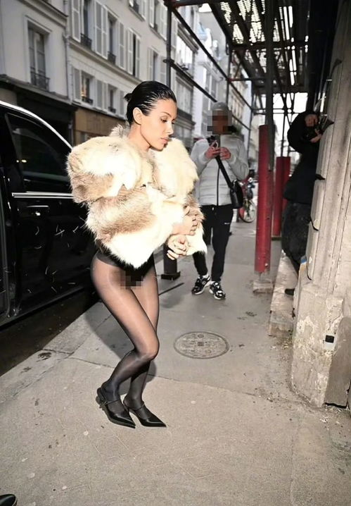 裸露狂热揭秘：比安卡心声非侃爷所迫