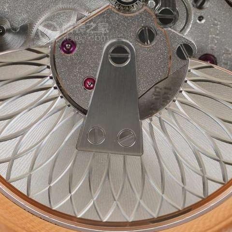 传世手游复古版，零氪霸服的3个隐藏门道+2025最新刷装点位