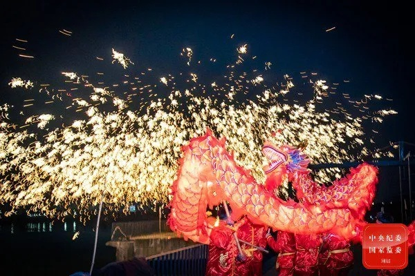 新春盛宴，龙息瑞兽共舞，神寂邀您赏烟花之祥