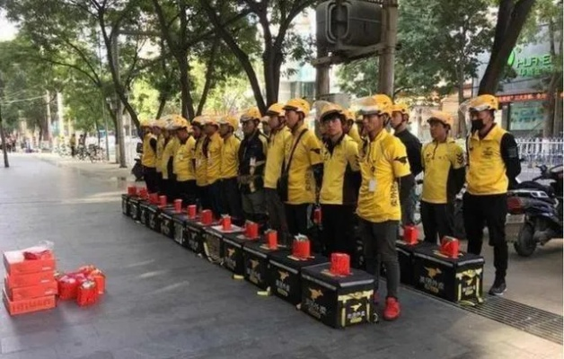 外卖惊魂：点僵尸店外卖，骑手罚款真相曝光！