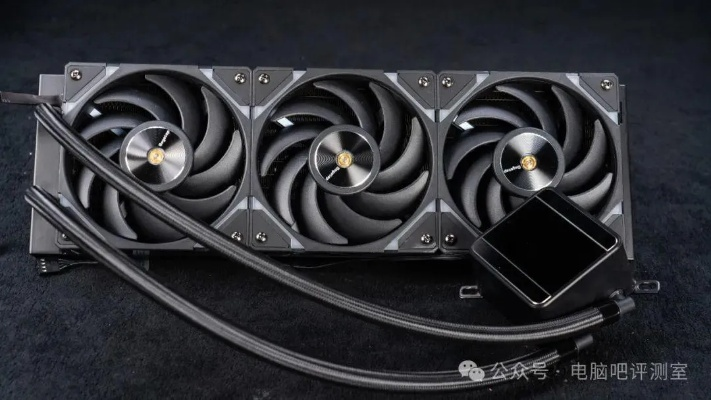 RTX 5090魔龙喷火首亮，真自燃！全新显卡体验震撼来袭