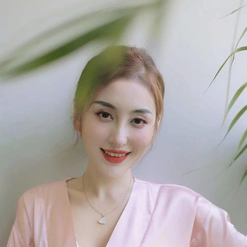 宝可梦新代言人金智秀萌态伊布，萌翻全网！