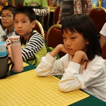 潮汕女孩神似古典美人走红，家长强调学业至上，拒绝炒作