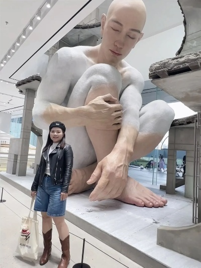 男人就要爱巨的！毕业展作品“巨大鸽鸽”意外爆火