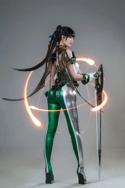 剑星女主造型火出圈，紧身胶衣+傲人身材，这绝美谁不爱？