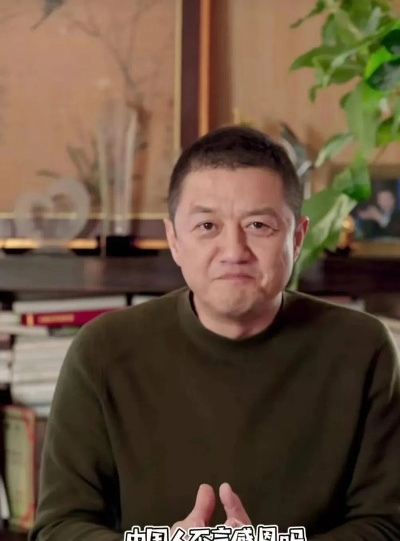 李亚鹏饮酒后，83岁母亲开车来接，家有老宝在，心有暖归处