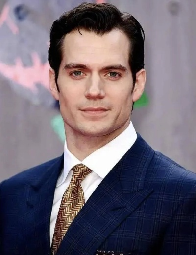 亨利卡维尔争议解析，好看的皮囊，撑不起靠谱的判断力