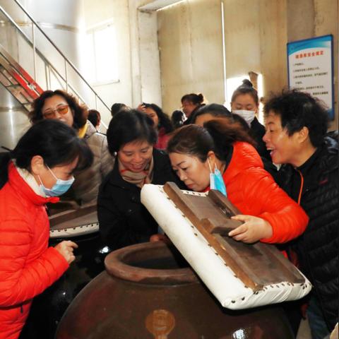 人妻徒步3000公里后发现怀孕，动态图记录她的真实反应