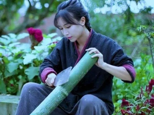 李子柒回应账号断更，马年想多陪陪奶奶，是她停更的理由