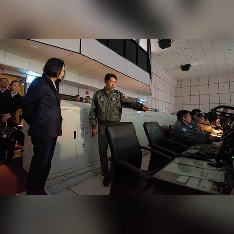 2026永恒之塔2全维度攻略，职业抉择、空战核心技巧、副本开荒及搬砖指南