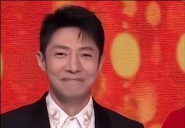 沈腾春晚口误我还想来主持 「腾式失误」引全网热议再成年度名场面