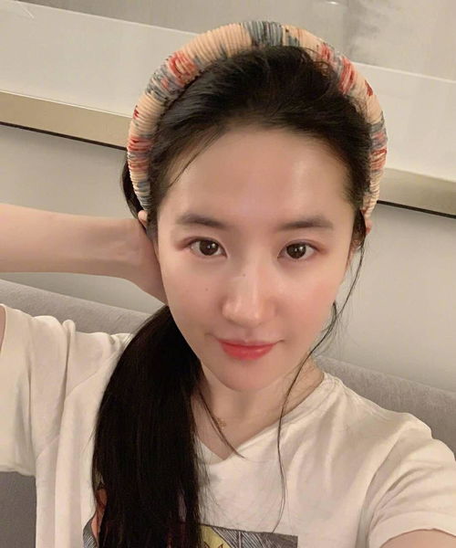 倪妮庆生素颜火出圈，普通人怎么复刻这种「无妆胜有妆」的松弛感？