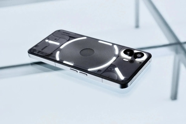 手机壳上放“避孕套”？网传Nothing手机新机造型