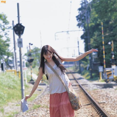 新垣结衣婚后作品挂零又消失，丈夫首曝两人真实生活状态