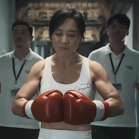 热辣滚烫为何能登顶春节档冠军？女性现实喜剧破圈的核心密码拆解