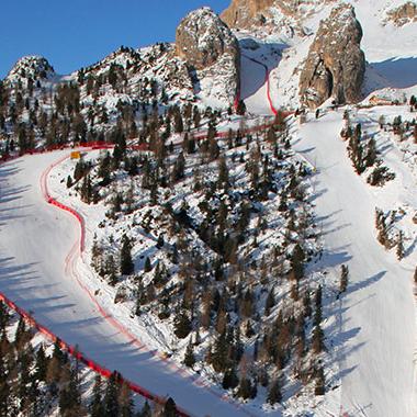 2026永恒之塔激活码申领全攻略，服务器适配、版本专属福利避坑指南