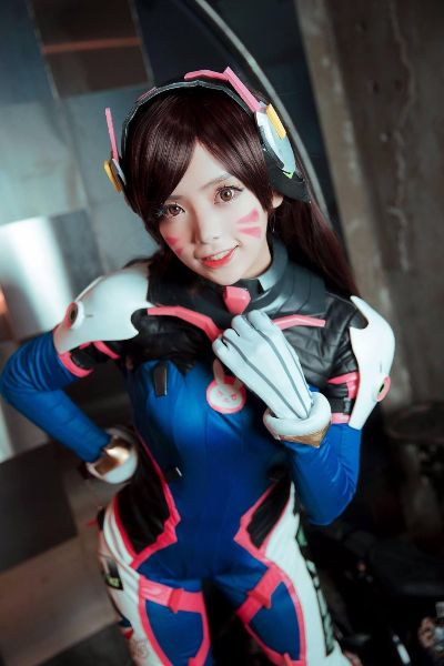 えなこ举办守望先锋电竞赛 亲自Cos D.Va引热议