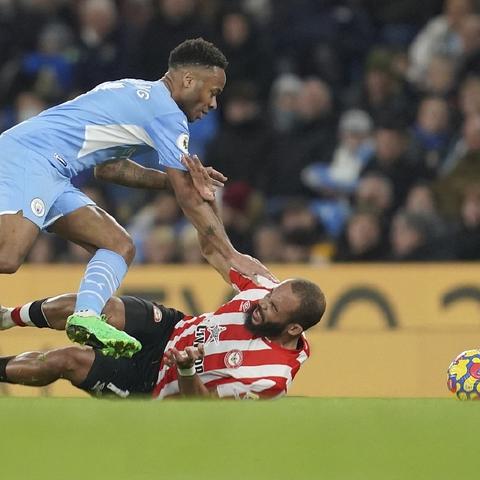 从FM2025斯特林事件看，中小球会如何低代价挖角豪门核心规避转会陷阱？