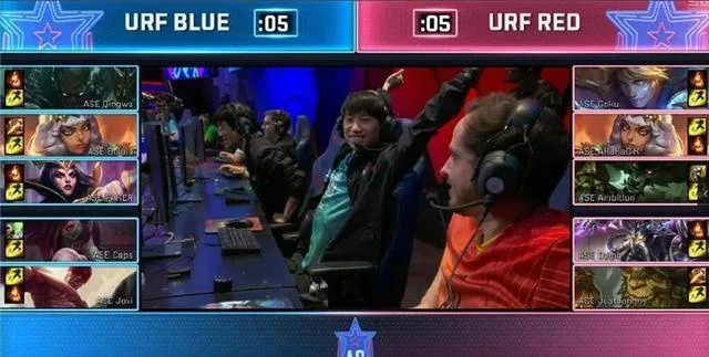 LOL五周年明星赛隐藏门道，跨界娱乐局里，职业选手怎么带明星赢？