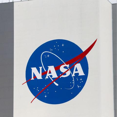 英伟达CFO确认显卡缺货持续 游戏业务被AI挤压