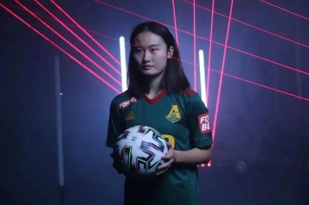 FS Girls全解析，从赛事暖场到内容变现，普通人怎么跻身足球女性赛道？