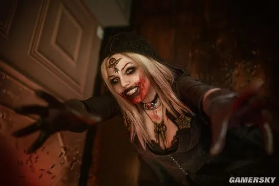 恐怖又美艳！俄妹cos《生化危机：安魂曲》唱歌丧尸