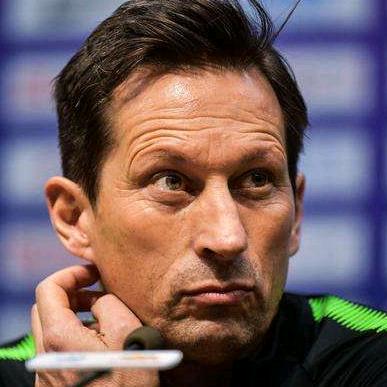 王涛足球解说类型深度解析，专业+情怀双轨玩法，普通人怎么复刻他的爆款解说？