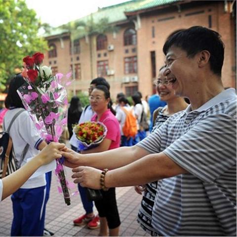 黄昏英雄传II开荒避坑全攻略，隐藏英雄解锁+BOSS速通+毕业装备实测