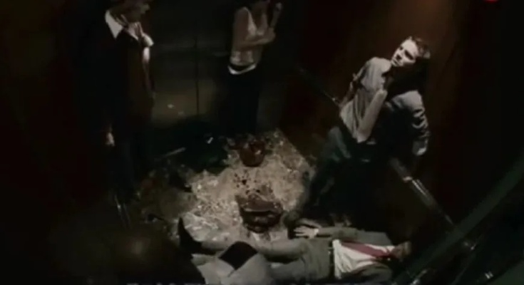 电梯里的恶魔结局属于什么类型？烧脑反转+神性审判的爆款逻辑解析