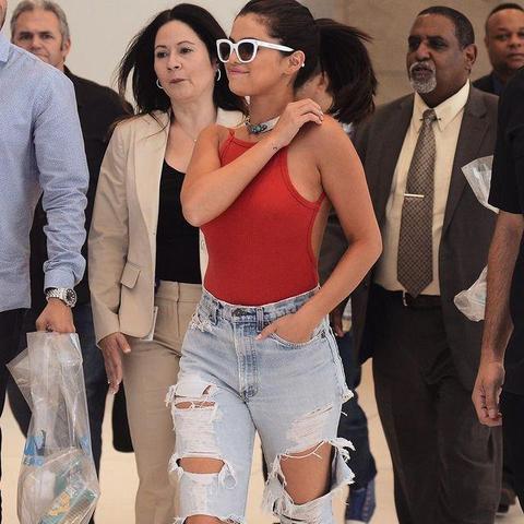 赛琳娜·戈麦斯凭什么持续顶流？拆解她的音乐转型、美妆IP与心理健康自救逻辑