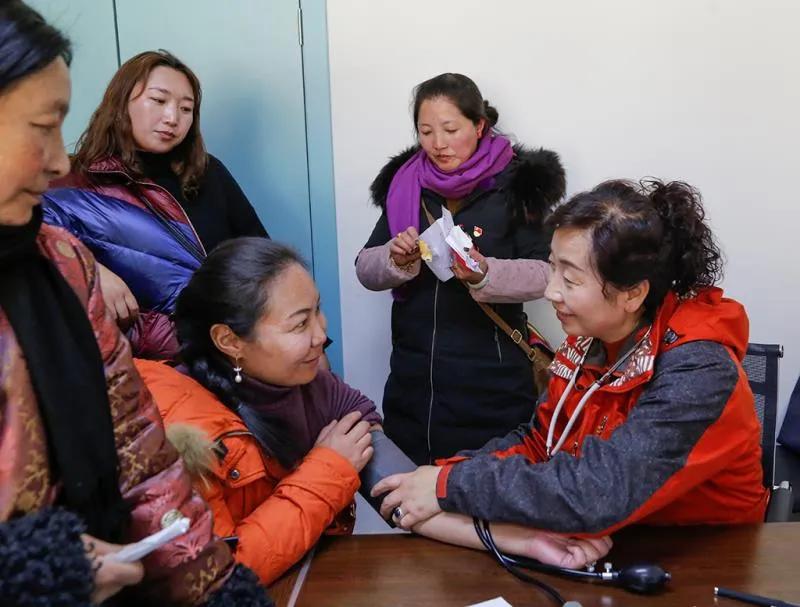 挖到宝！兰州街头卖萌路标全类型盘点 打卡出片实用攻略